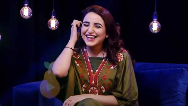 حریم شاہ نے پاکستانی مردوں کو انتہائی ’احمق‘ قرار دیا