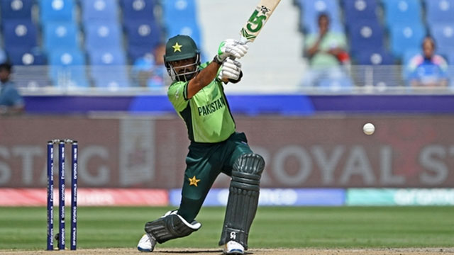 چیمپیئنز ٹرافی؛ ناکام بابراعظم نے ایک اور ریکارڈ بنالیا