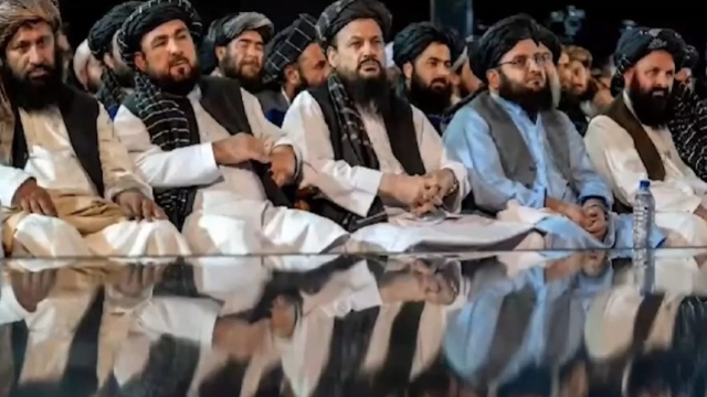 تعلیم پر ایک اور وار؛ طالبان نے برطانوی جوڑے کو گرفتار کر لیا