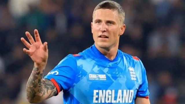 فاسٹ بالر برائیڈن کارس چیمپئنز ٹرافی سے باہر؛ متبادل کھلاڑی کون؟