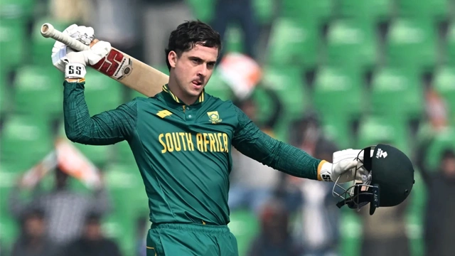 سہ ملکی سیریز؛ جنوبی افریقا کے بیٹر نے ون ڈے ڈیبیو میں تاریخ رقم کردی