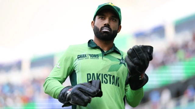 بھارت سے شکست کے بعد پاکستان چیمپئنز ٹرافی سے باہر ہوگیا؟ رضوان نے بتادیا