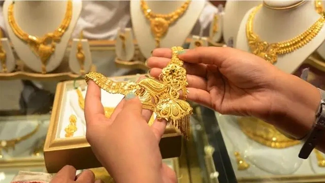 بلند ترین سطح پر پہنچنے کے بعد سونا ایک دم سستا ہوگیا