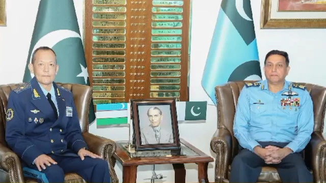 سربراہ پاک فضائیہ کی ازبک ہم منصب سے ملاقات، فوجی تعاون بڑھانے پر تبادلہ خیال