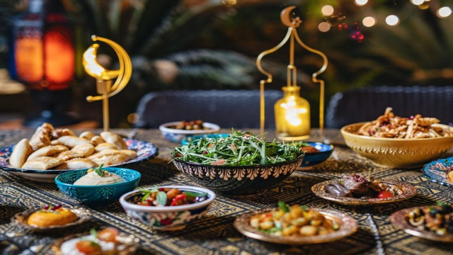بعض لوگوں کو افطار کرنے کے بعد ٹھنڈ کیوں لگتی ہے؟