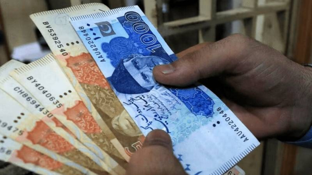 گریجویٹس کیلئے 60 ہزار روپے ماہانہ وظیفے دینے کا اعلان؛ کون اہل ہوگا؟ مکمل طریقہ جان لیں
