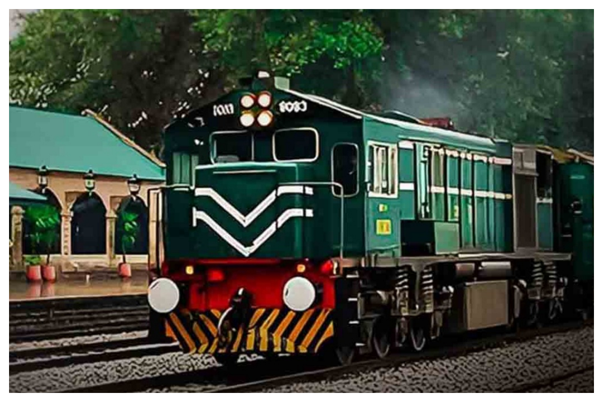 ٹرین میں سفر کرنے والوں کیلئے بُری خبر آگئی