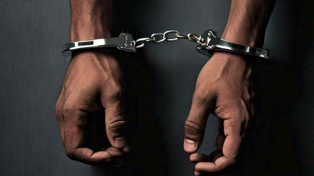 بیرون ملک ملازمت کی آڑ میں کروڑوں کا فراڈ؛ معروف پاکستانی اداکارہ کا شوہر گرفتار