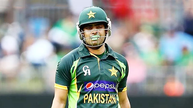 عمر اکمل نے اب کنِ دو سابق کرکٹرز کو تنقید کا نشانہ بنایا؟