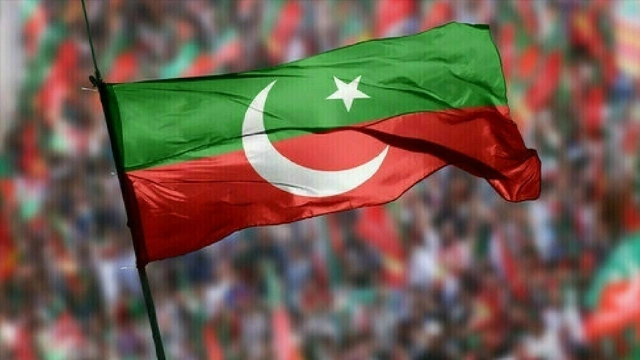 جے آئی ٹی کے اداروں سے متعلق منفی پوسٹس پر پی ٹی آئی قیادت سے سخت سوالات