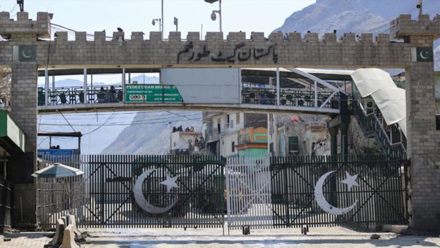 پاک افغان بارڈر 11ویں روز بھی بند، متنازع حدود میں تعمیرات پرصورتحال کشیدہ