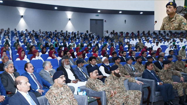 سخت تربیت ایک فوجی کی پیشہ ورانہ ترقی کی بنیاد ہے، آرمی چیف