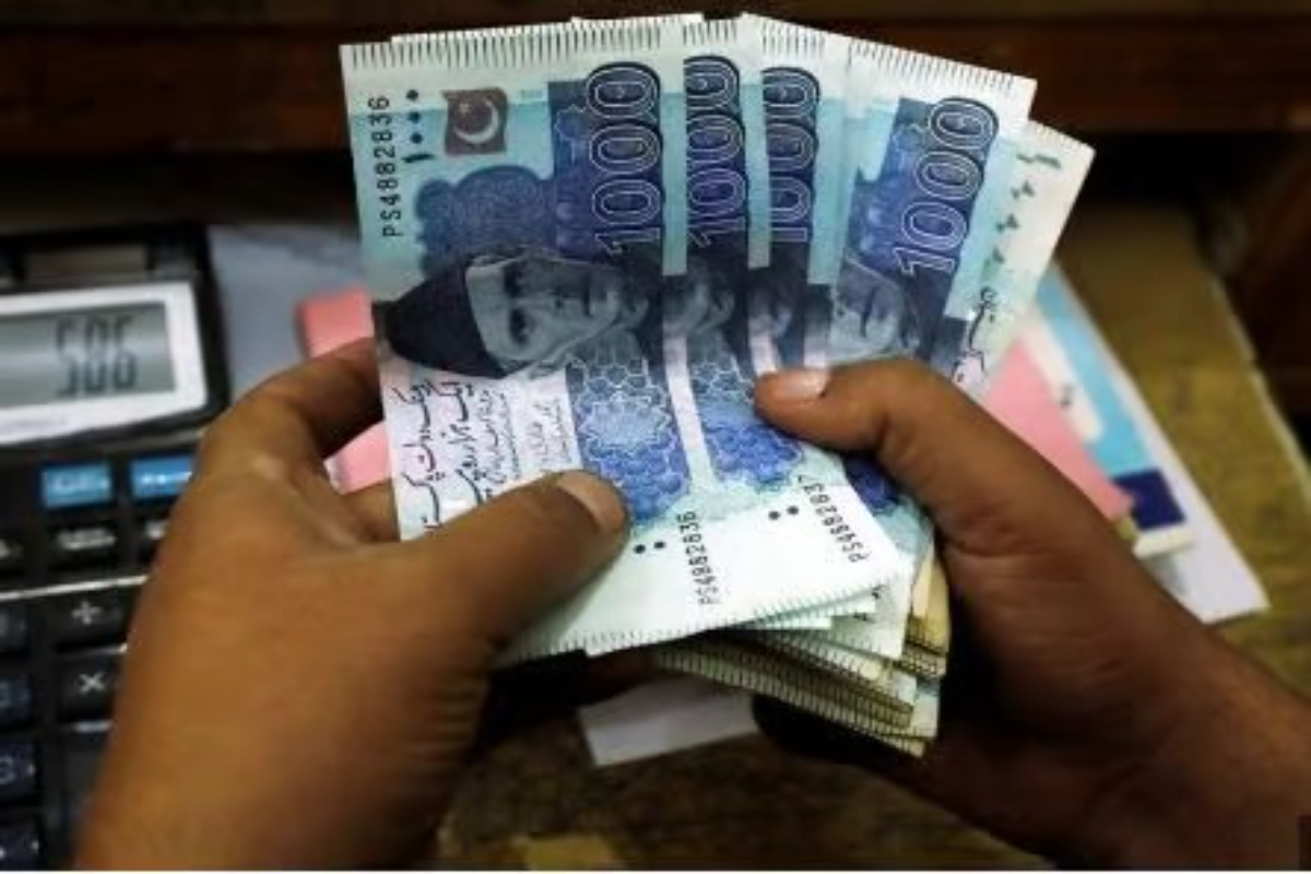 خواتین کے لیے سنہری موقع: گھر بیٹھے ماہانہ ہزاروں روپے کمائیں، مگر کیسے؟ معلومات جانیے