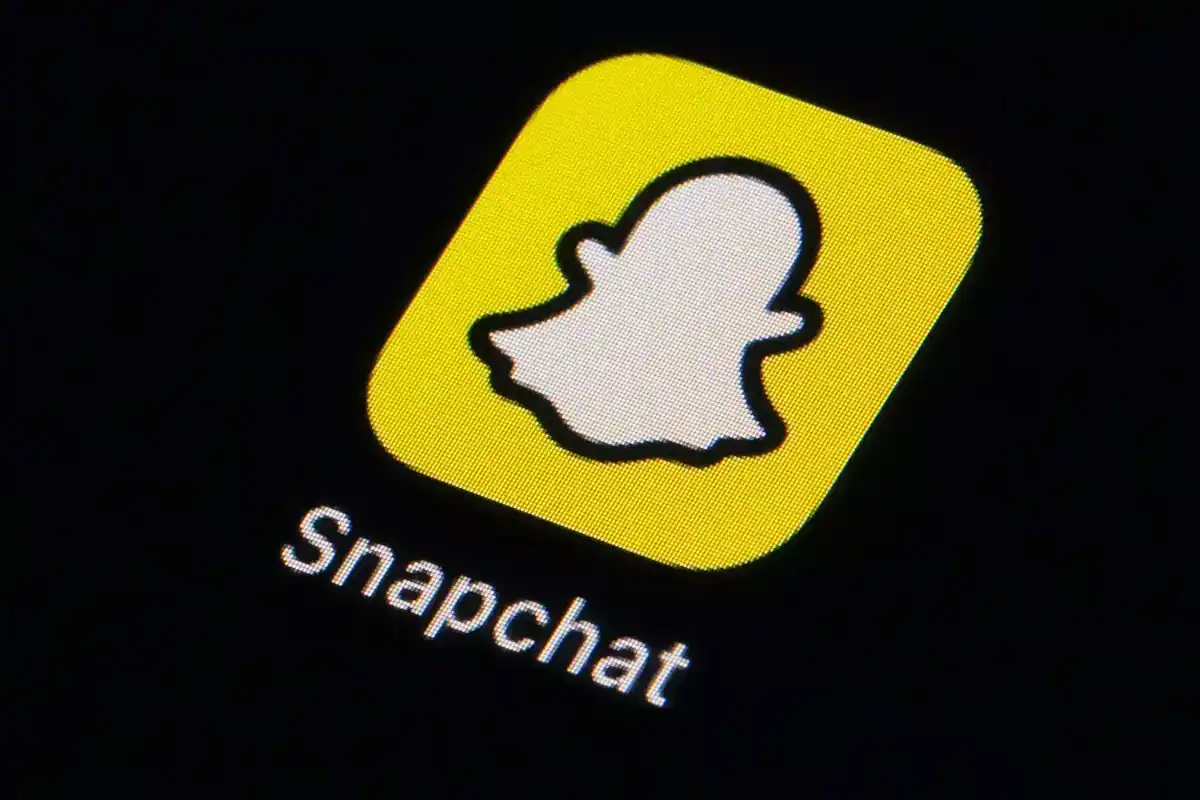 اسنیپ چیٹ صارفین کیلئے خطرے کی گھنٹی!!! کمپنی نے لاکھوں صارفین کے اکاؤنٹس کیوں بلاک کر دیے؟ جانیے
