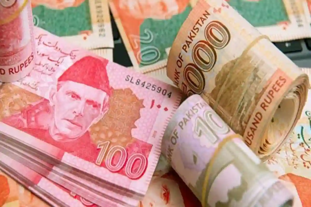 پاکستان کے لیے بڑی خوشخبری؛ سرکاری قرضوں میں بڑی کمی ریکارڈ