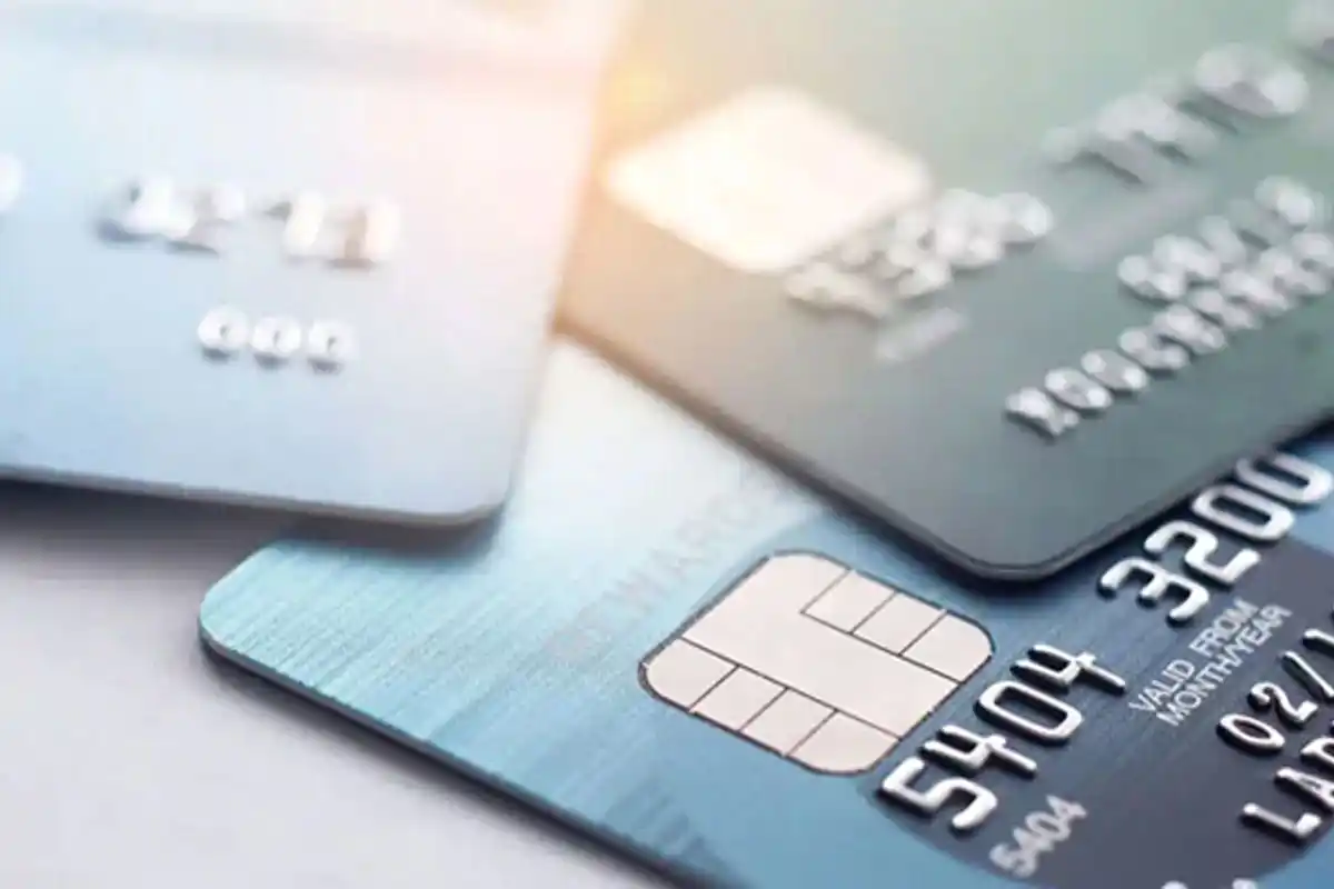 کریڈٹ اور ڈیبٹ کارڈ
