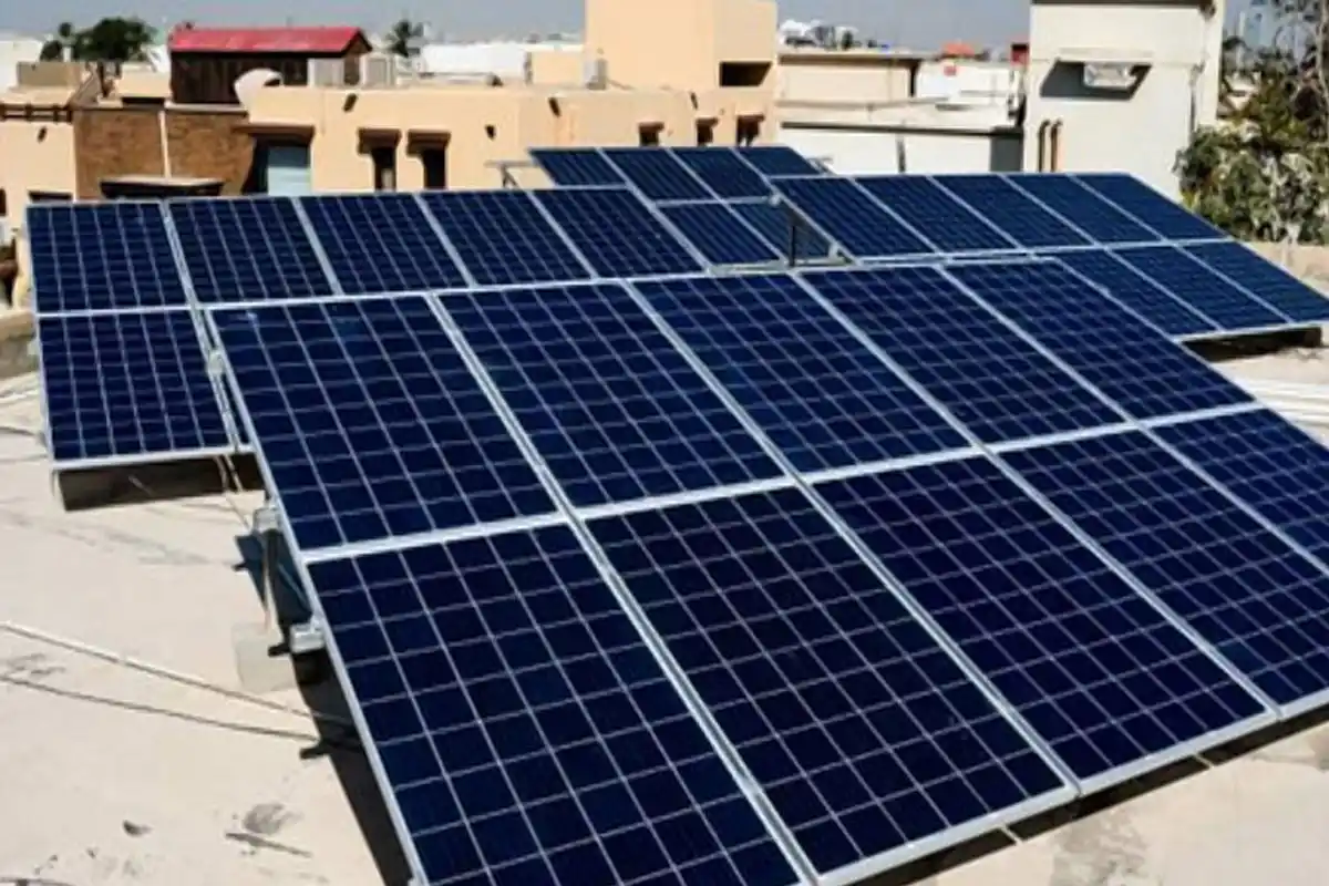 سولر صارفین کی موجیں ختم؛ حکومت نے اہم فیصلہ کرلیا