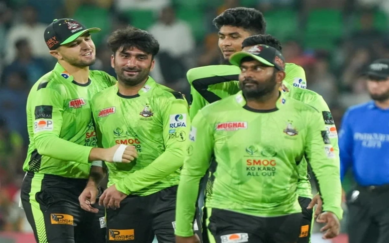 لاہور قلندرز نے اسلام آباد یونائیٹڈ کو 95 رنز سے شکست دے کر فائنل کی ٹکٹ کنفرم کرلی