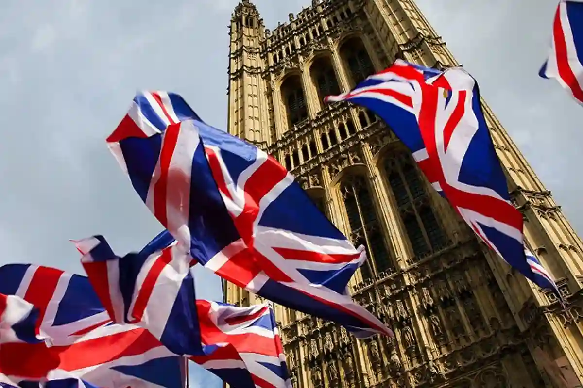 برطانیہ میں مقیم افراد کے لیے اہم خبر