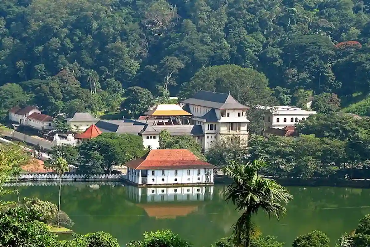 سیاحوں کیلئے خوشخبری؛ اہم ملک نے پاکستان کیلئے ویزا فیس ختم کر دی