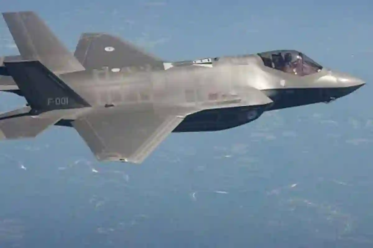 جدید ترین لڑاکا طیارہ گر کر تباہ