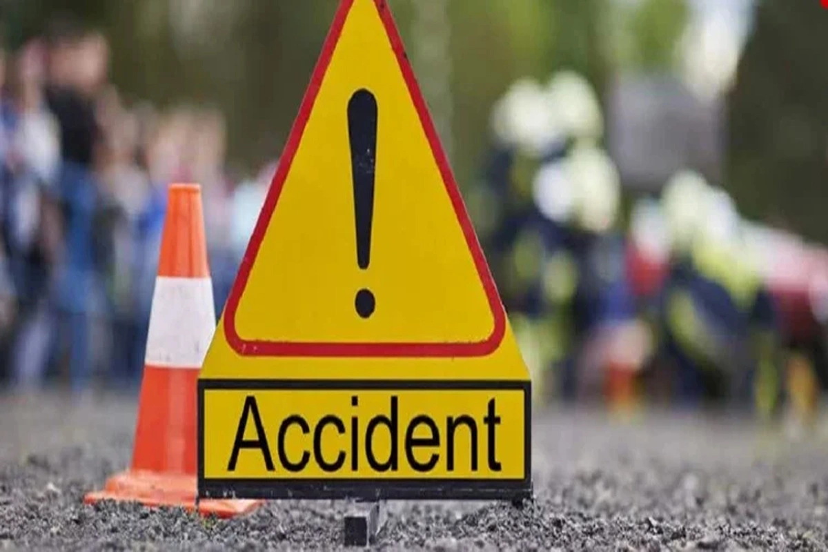 اوتھل میں المناک حادثہ، کوچ اور دو گاڑیاں ٹکرا گئیں، 9 افراد جاں بحق