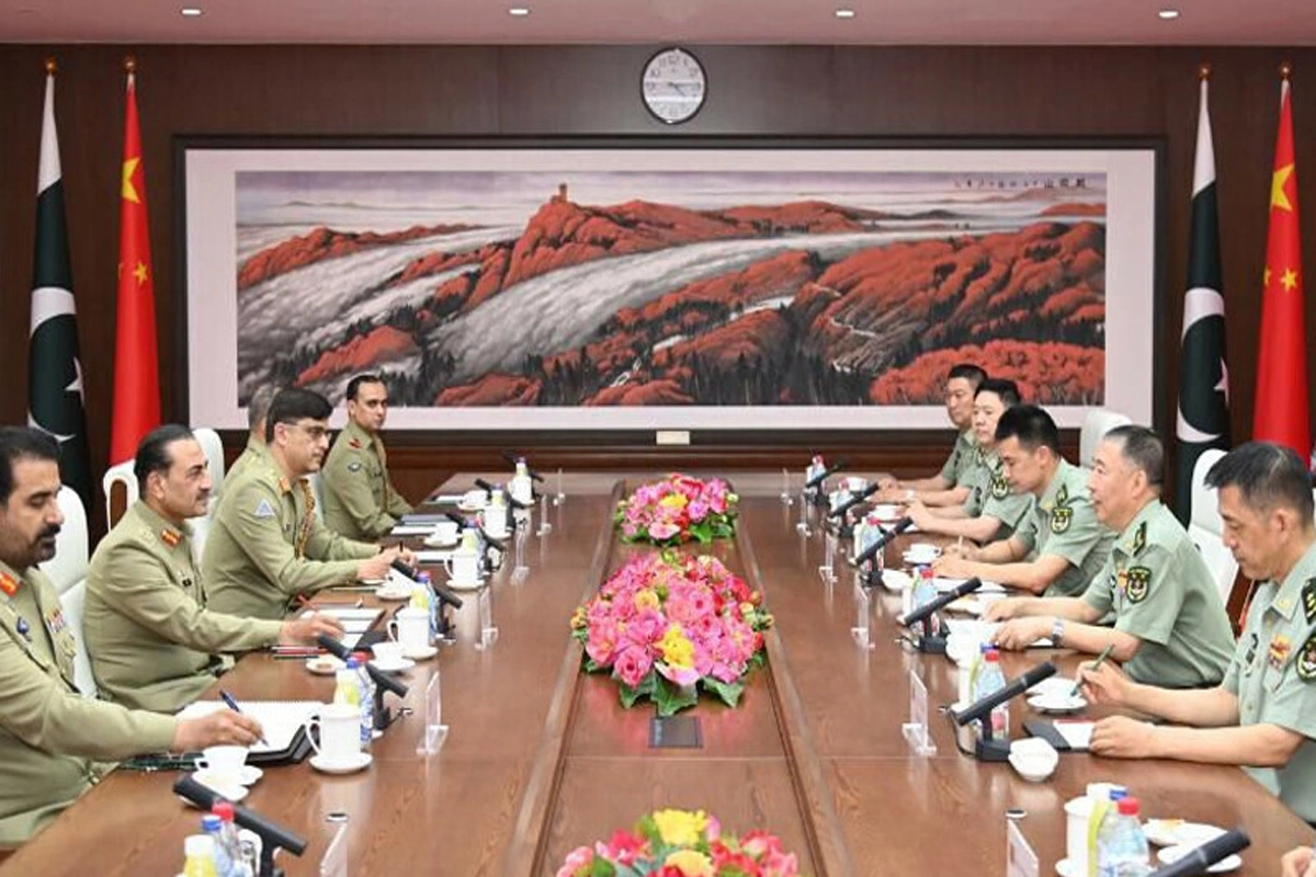 آرمی چیف فیلڈ مارشل عاصم منیر کا دورہ چین، اعلیٰ سیاسی و عسکری حکام سے ملاقاتیں