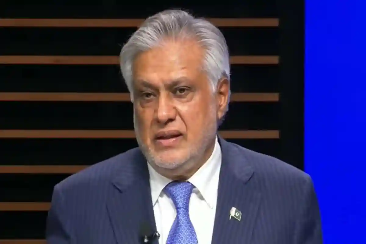 نائب وزیراعظم اسحاق ڈار 2 روزہ سرکاری دورہ پر بنگلادیش روانہ