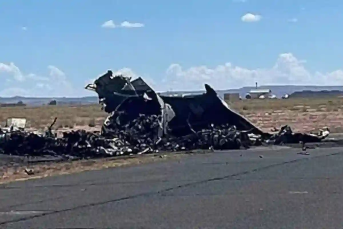 طیارہ دوران لینڈنگ حادثے کا شکار؛ تمام مسافر چل بسے