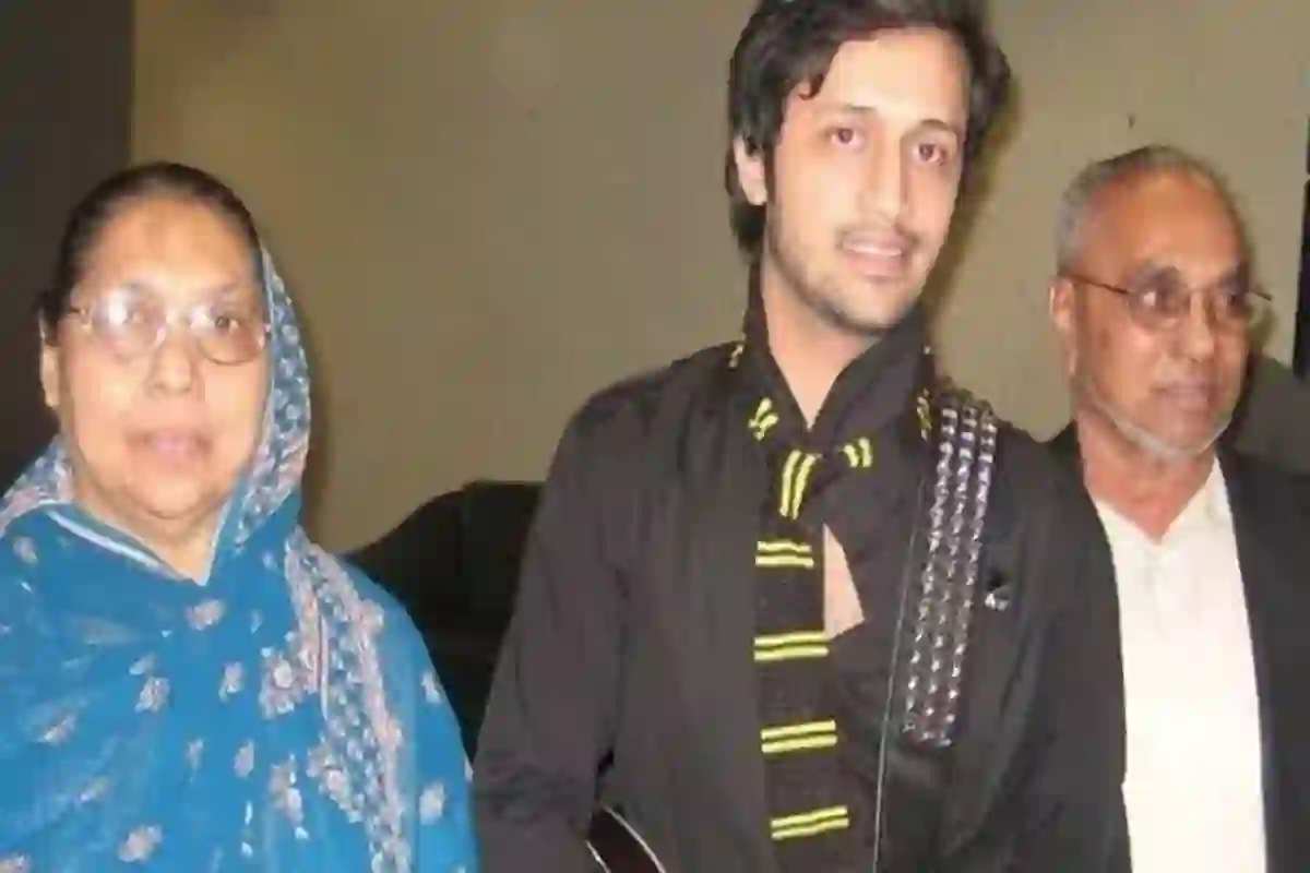 گلوکار عاطف اسلم کے والد انتقال کر گئے