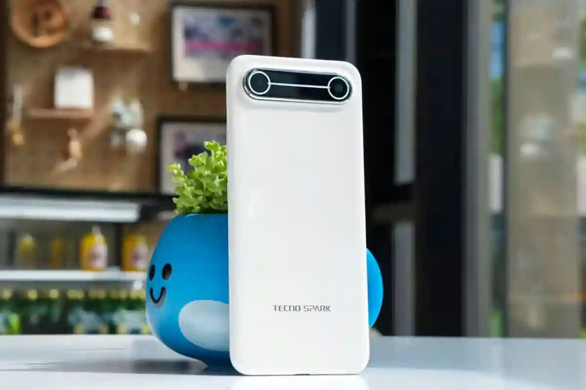 دنیا کے سب سے پتلے اسمارٹ فون ’ٹیکنو اسپارک سلم‘ کی تفصیلات لیک ہوگئیں؛ کیا کیا خصوصیات ہیں؟ جانیے