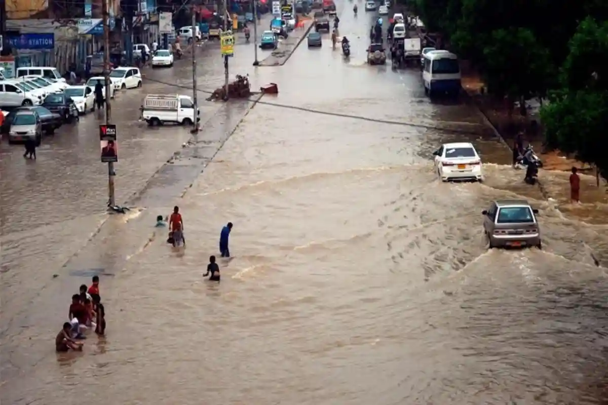 آج سے ایک بار پھر ملک بھر میں گرج چمک کے ساتھ بارشوں کی پیش گوئی
