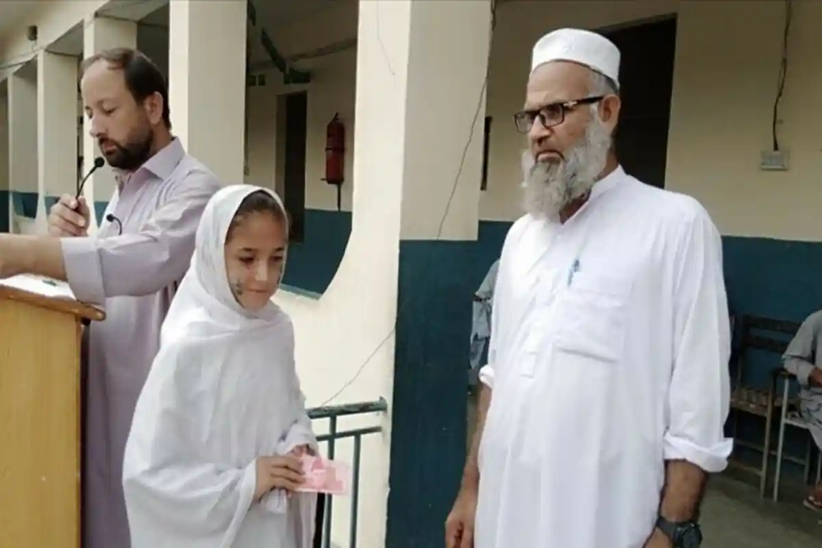 سوات میں اسکول پرنسپل کی حاضر دماغی سے 936 بچے سیلابی ریلے سے محفوظ