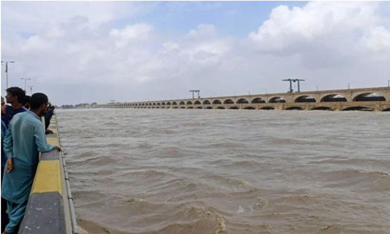 دریائے سندھ میں منگل، بدھ کی رات سیلاب کا خدشہ، 16 لاکھ افراد کے متاثر ہونے کا خطرہ