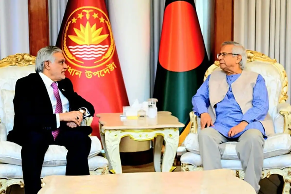 نائب وزیراعظم اسحاق ڈار کی بنگلادیش کے چیف ایڈوائزر محمد یونس سے ملاقات