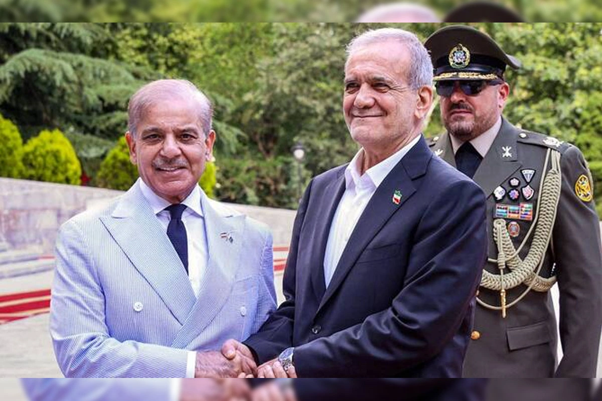 ایرانی صدر مسعود پزشکیان 2 روزہ سرکاری دورے پر پاکستان پہنچ گئے