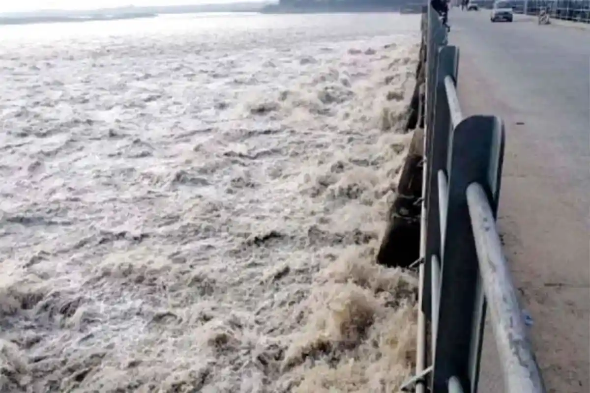 بھارت نے چمیرا ڈیم سے بڑے پیمانے پر پانی چھوڑ دیا