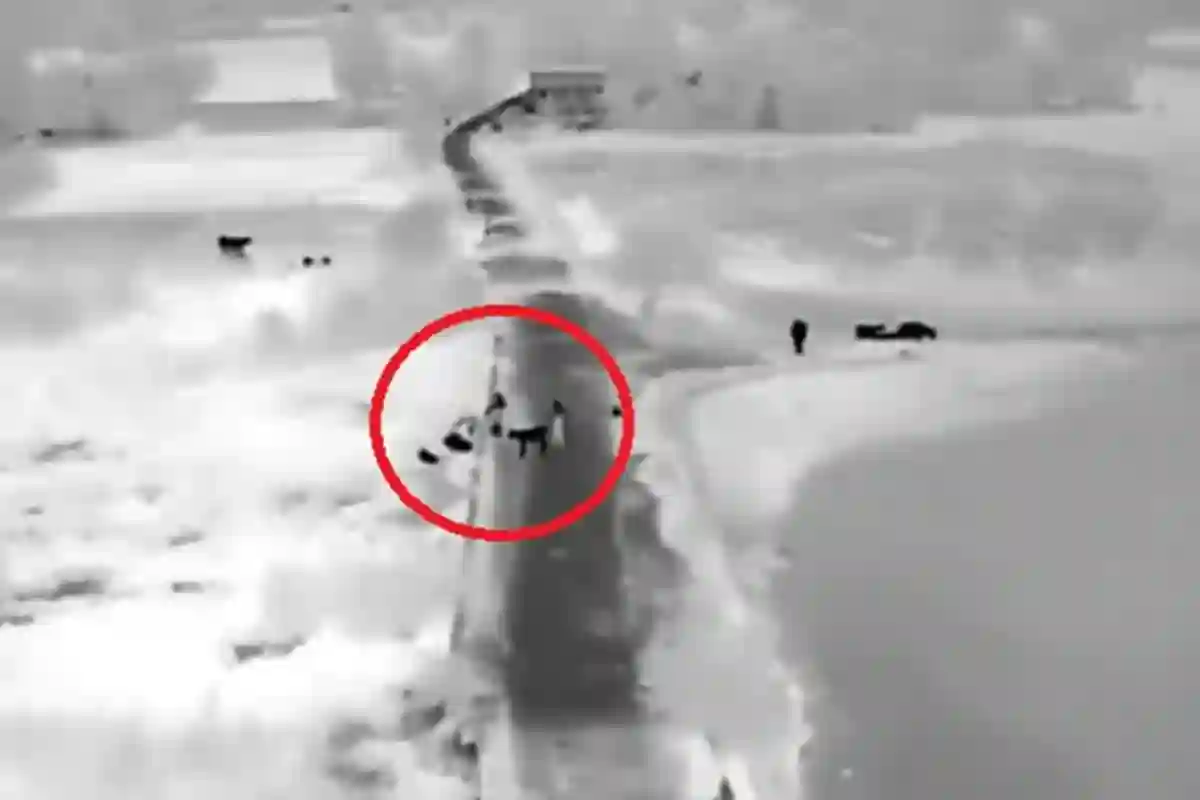 اندھیرے میں چمکتی روشنی؛ ایسی ٹیکنالوجی جس نے پنجاب کے سیلاب میں سینکڑوں زندگیاں بچا لیں