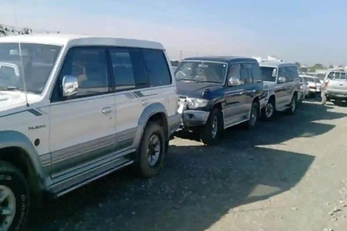 ضبط شدہ اسمگلڈ گاڑیوں کو قانونی حیثیت دینے والے ایف بی آر افسران کیخلاف کارروائی