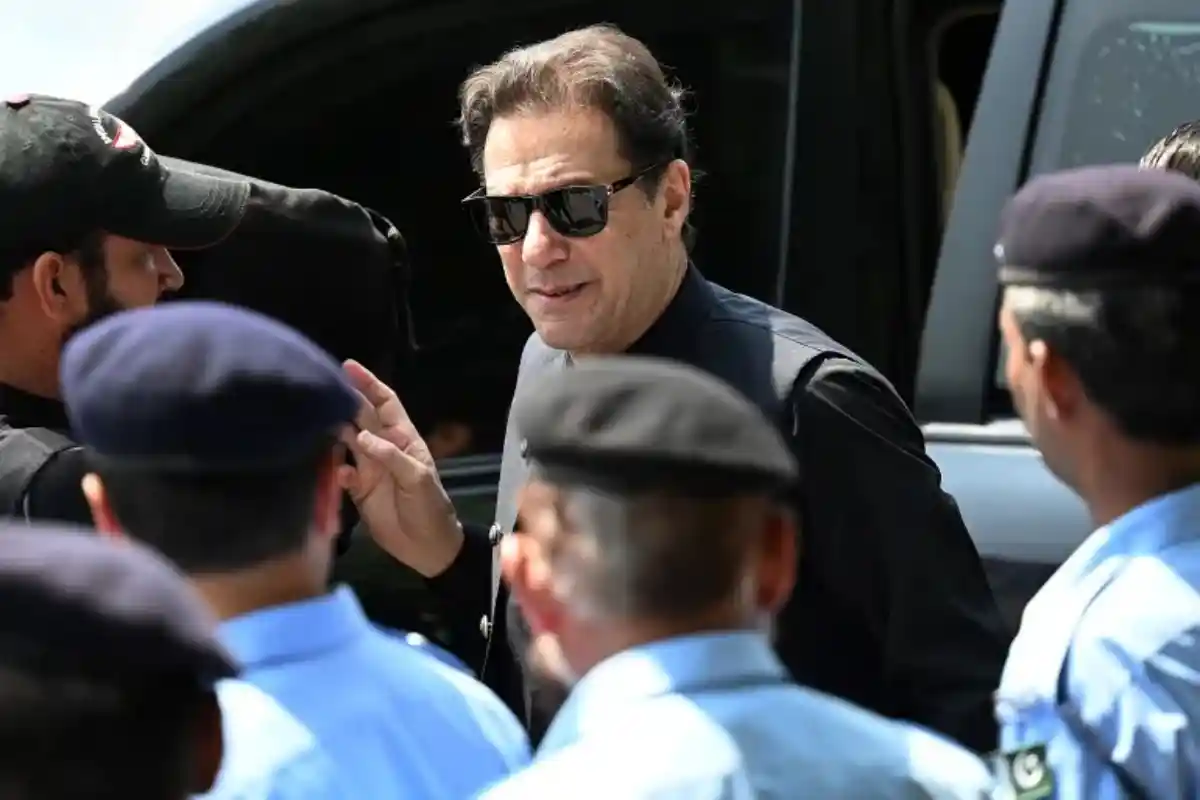 اشتعال انگیز پوسٹیں؛ عمران خان کے ایکس اکاؤنٹ پر پابندی کی درخواست سماعت کیلئے مقرر