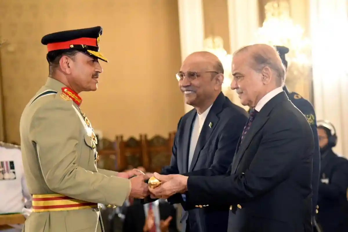 صدر، وزیراعظم اور آرمی چیف کو کیا تحائف ملے؟ رواں سال کے پہلے 6 ماہ کا توشہ خانہ ریکارڈ جاری