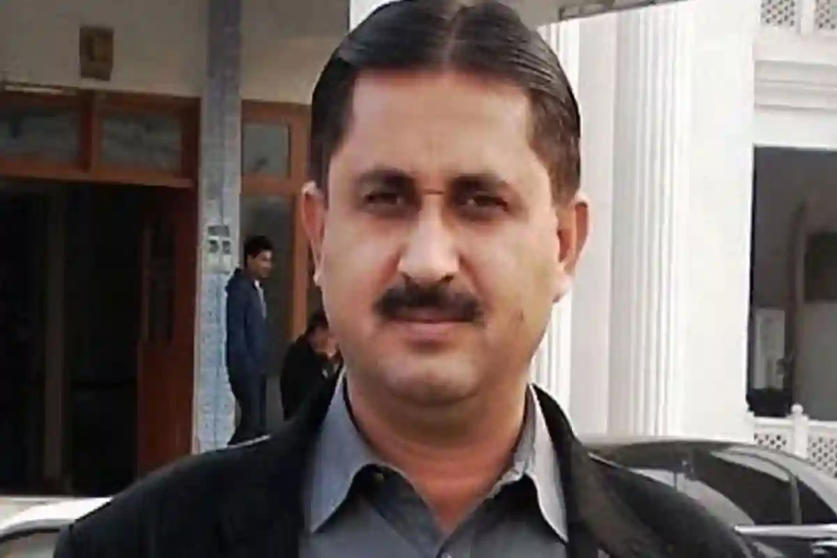 پی ٹی آئی رہنما جمشید دستی کو جعلی ڈگری کیس میں 7 سال قید کی سزا
