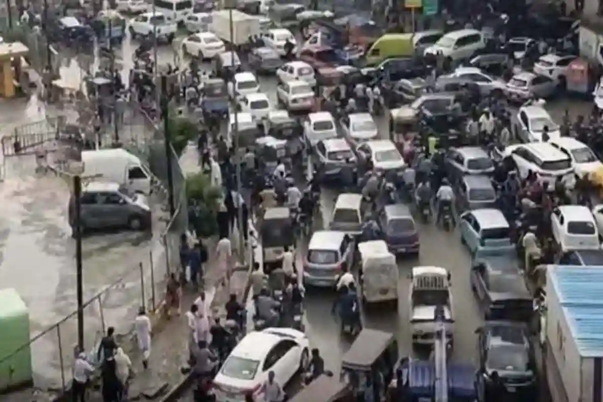 وزیراعلیٰ سندھ کا کراچی میں ٹریفک جام پر نوٹس، ٹریفک بحالی کی ہدایت