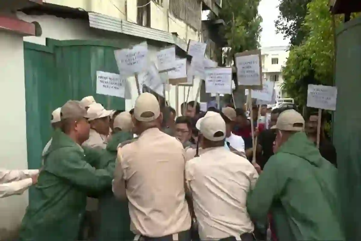 مودی کا دورہ منی پور،کرفیو، مظاہرے، ہڑتال اور گو بیک مودی کے نعروں سے استقبال