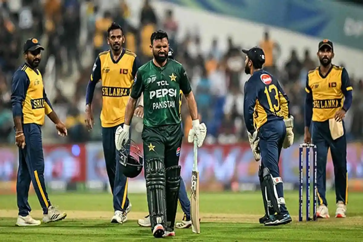 ہیلمٹ پر گیند لگنے کا واقعے میں پاکستانی ٹیم کے اوپنر فخر زمان مکمل فٹ ہوگئے