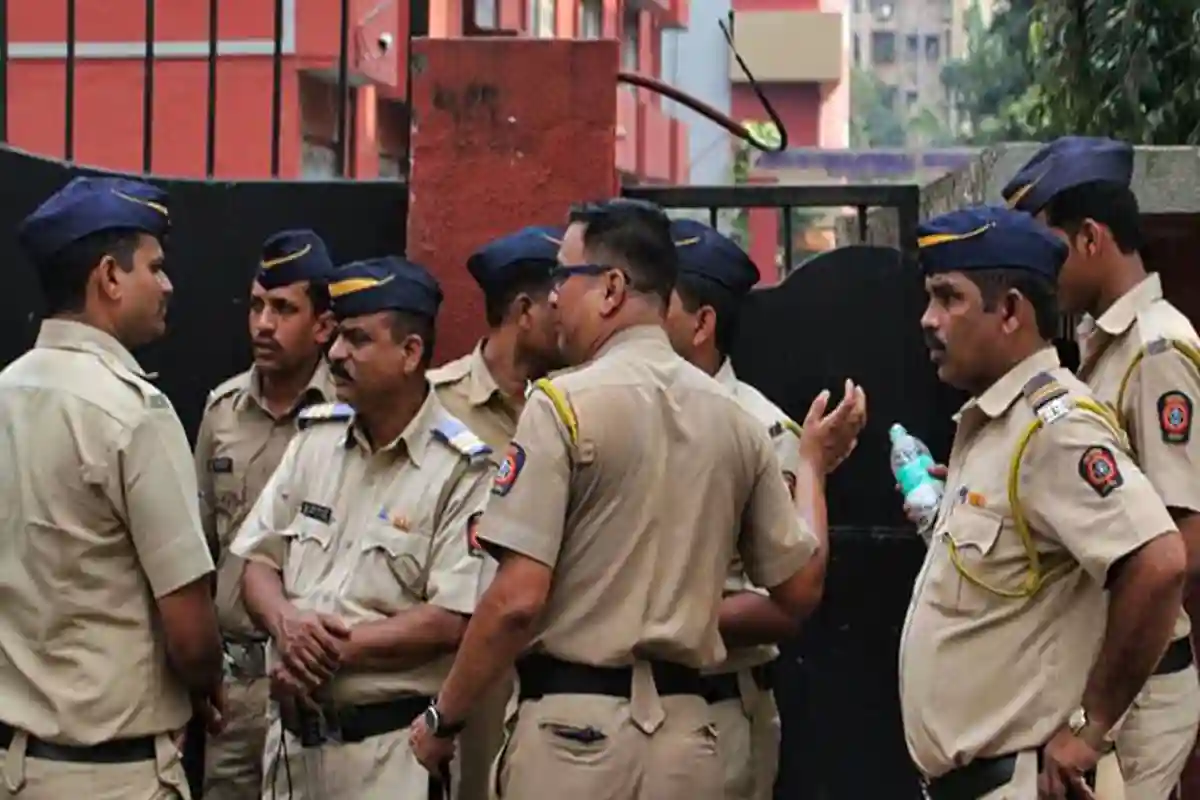 بھارت میں پاکستان سے دہشت گرد داخل ہونے اور ممبئی کو دھماکوں سے اُڑانے کی جھوٹی افواہ