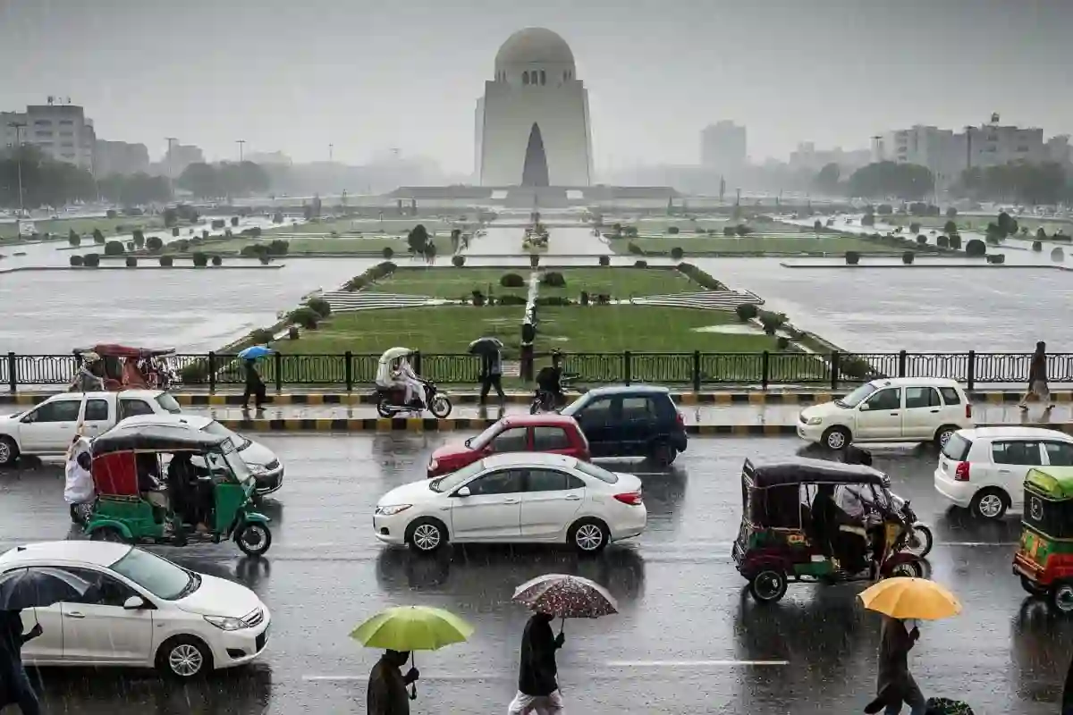 کراچی میں ایک بار پھر بادل برسنے کو تیار، نشیبی علاقے زیر آب آنے کا خطرہ
