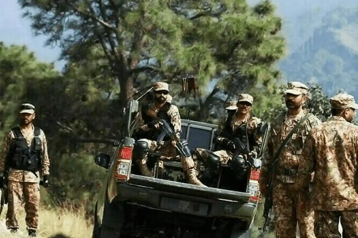 خیبر پختونخوا میں سیکیورٹی فورسز کی 2 کارروائیاں، 3 خوارج ہلاک