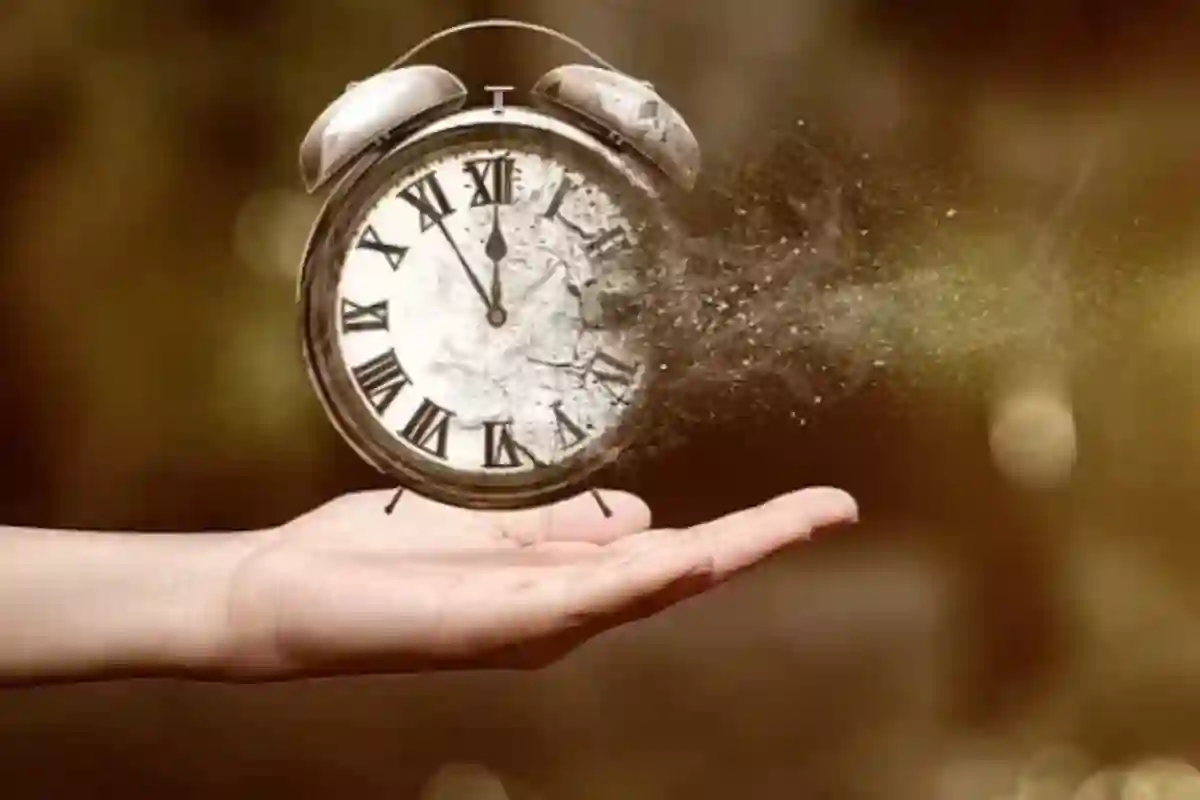 عمر بڑھنے کے ساتھ وقت بہت تیزی سے گزرنے کا احساس کیوں ہوتا ہے؟ نئی تحقیق سامنے آگئی