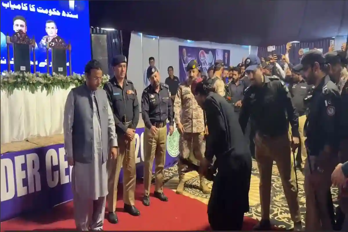 سندھ پولیس کی بڑی کامیابی، کچے کے 72 ڈاکوؤں نے ہتھیار ڈال دیے